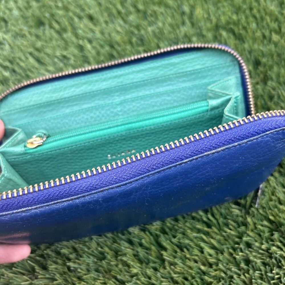 Cuyana Classic Zip Pebbled Leather Wallet Blue Green - Picture 6 of 12